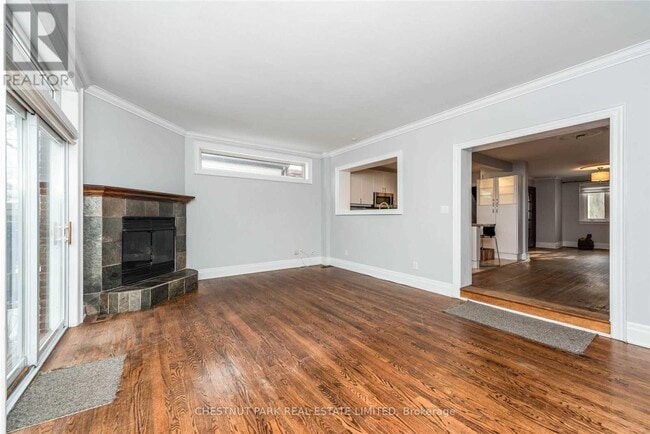 Building Photo - 594 Hillsdale Ave E