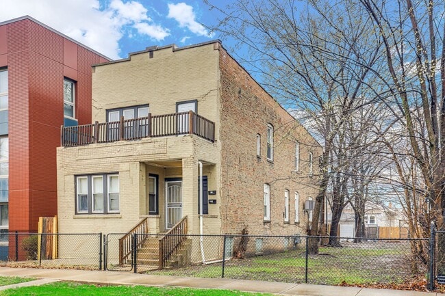 Building Photo - 545 N Drake Ave