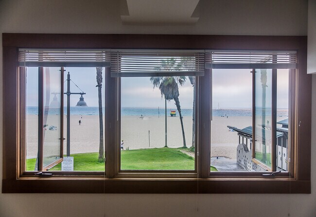 Foto del edificio - 8 Brooks Ave