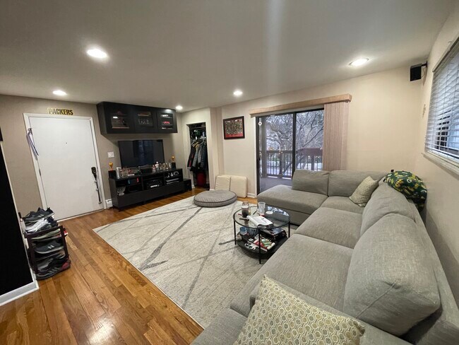 Living room - 3572 Grandin Rd
