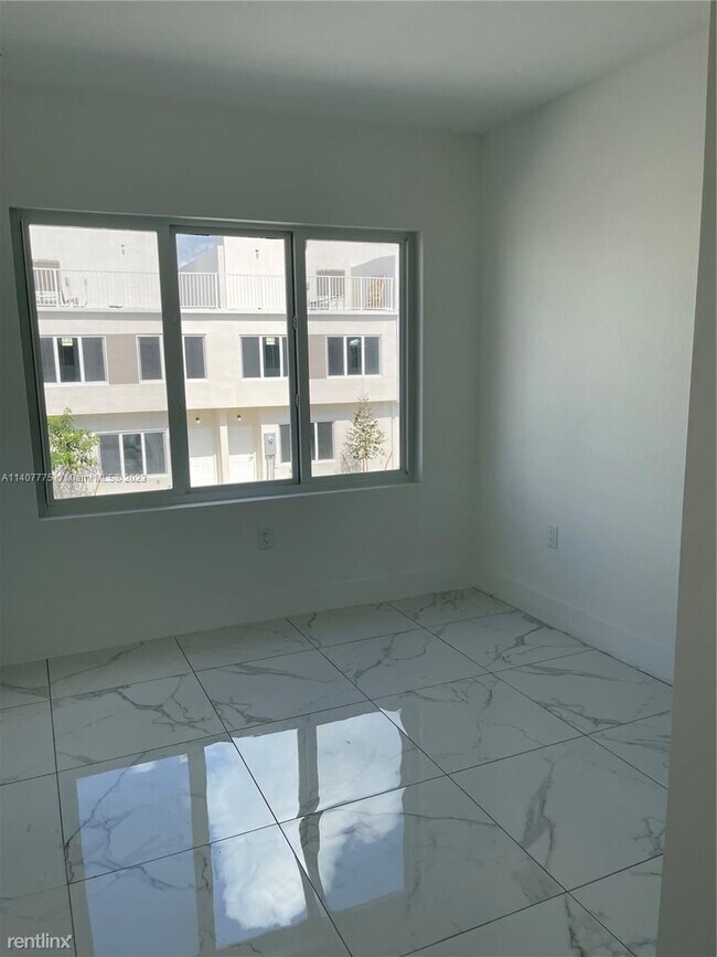 Foto del edificio - 4 br, 3.5 bath Townhome - 25850 SW 144th A...