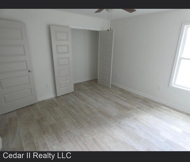 Foto del edificio - 2 br, 2 bath House - 203 Corman Ave