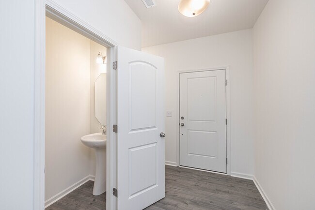 Foto del edificio - BEAUTIFUL 4 Bedroom Home Piedmont School District - AVAILABLE JULY 2026