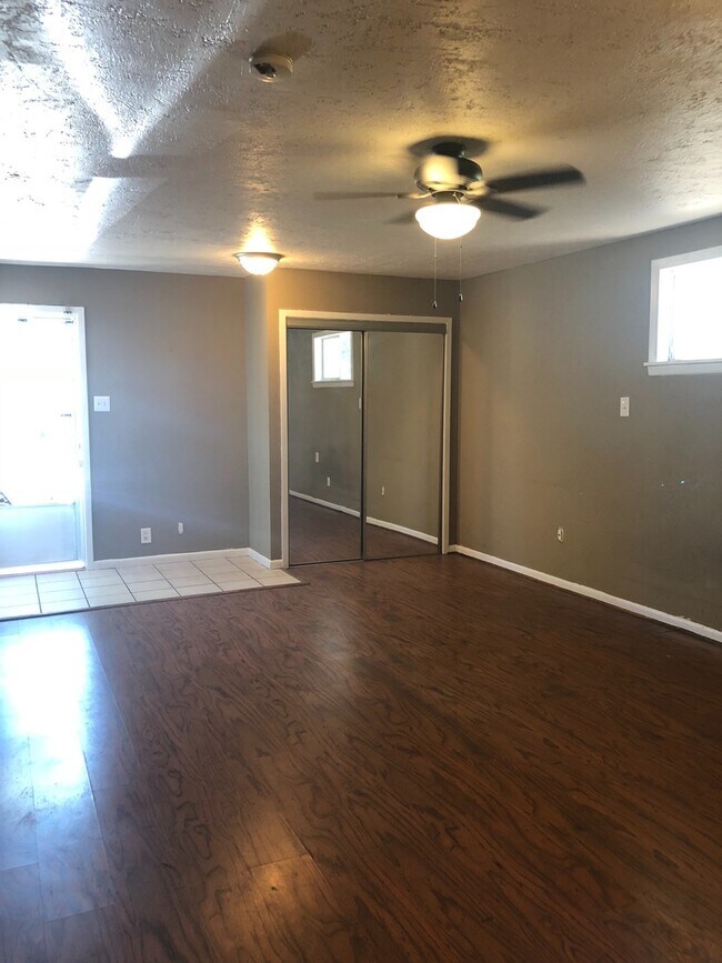 Foto del edificio - Adorable One bedrom efficiency in SUNSET T...