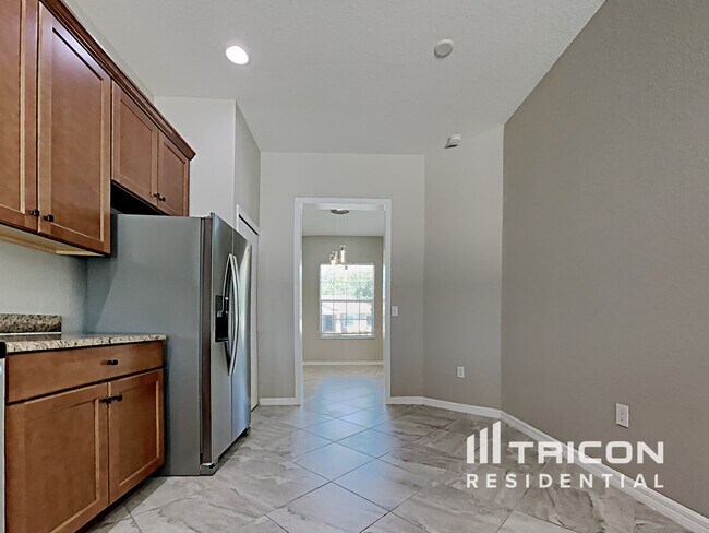 Building Photo - 221 Kissengen Park Dr