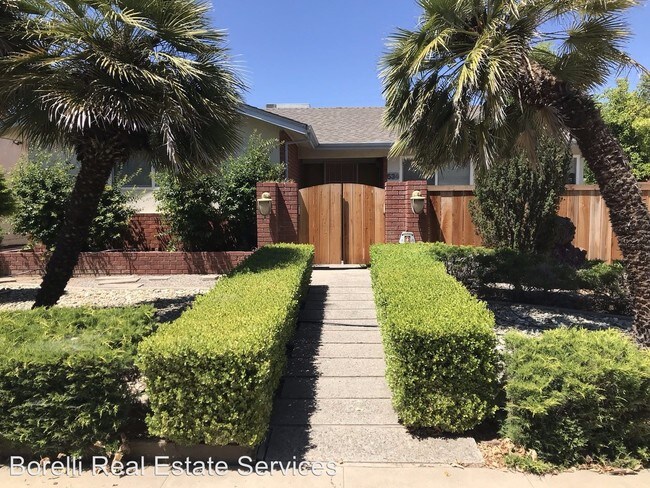 Foto del edificio - 3 br, 1.5 bath House - 534 Jefferson Ave.