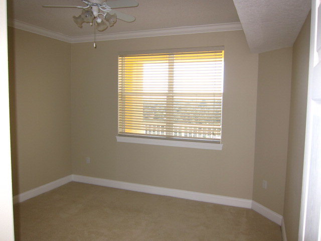 Building Photo - 60 Surfview Dr