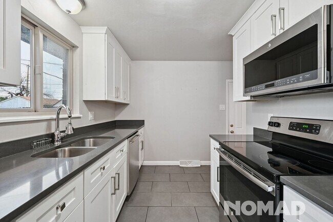 Foto del edificio - Spacious 5BR House in Aurora