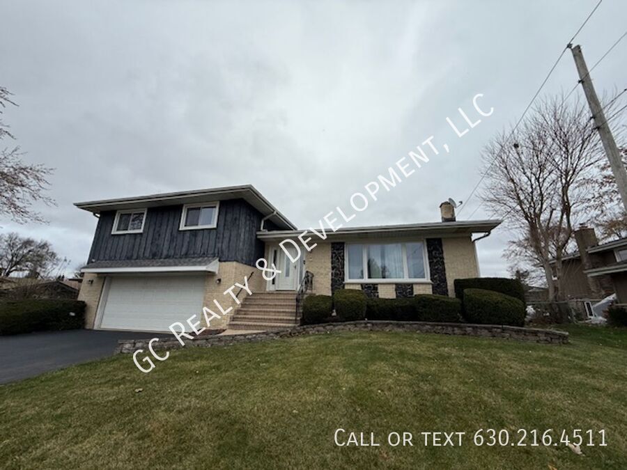 Primary Photo - 609 Pinecroft Dr