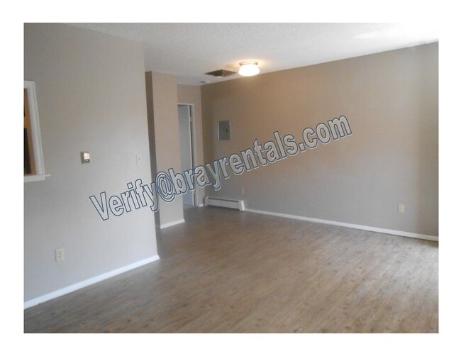 Building Photo - 1321 Kennedy Ave