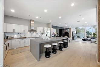 Building Photo - 4575 Dean Martin Dr