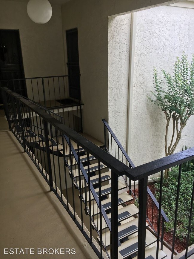 Building Photo - 3234 S Semoran Blvd