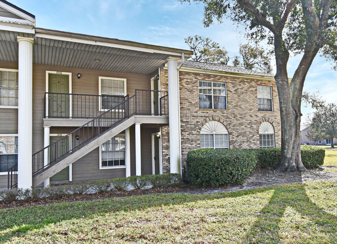 Primary Photo - Spacious 2 bedroom 2 bath condo practicall...