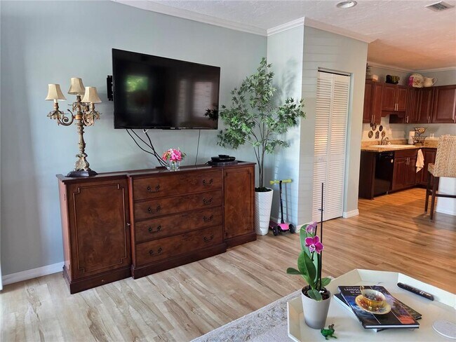Foto del edificio - 3157 Goldenrod St