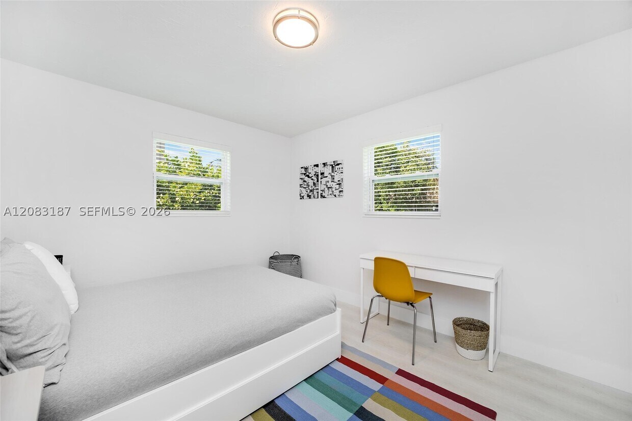 Building Photo - 6210 SW 59th St