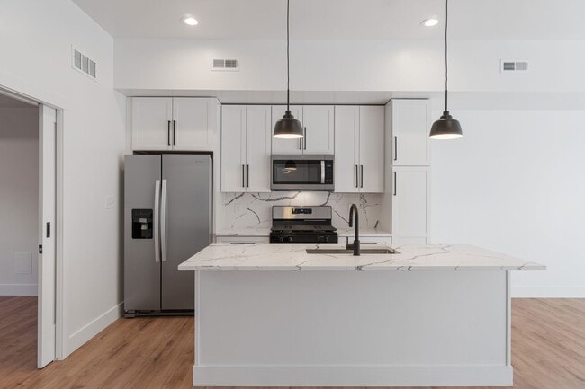 Photo - 506 Foreland St Apartment