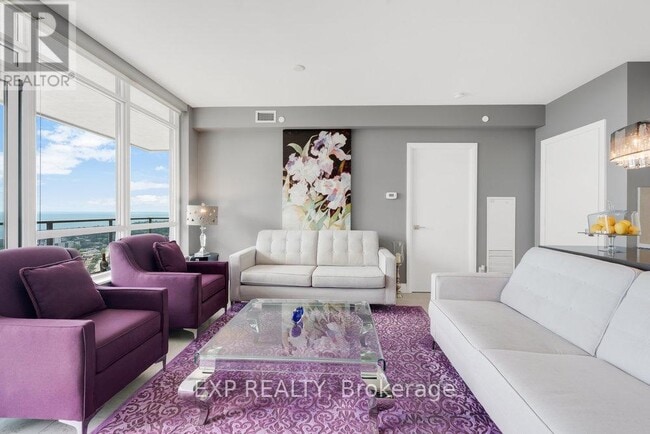 Building Photo - 36 Park Lawn Rd