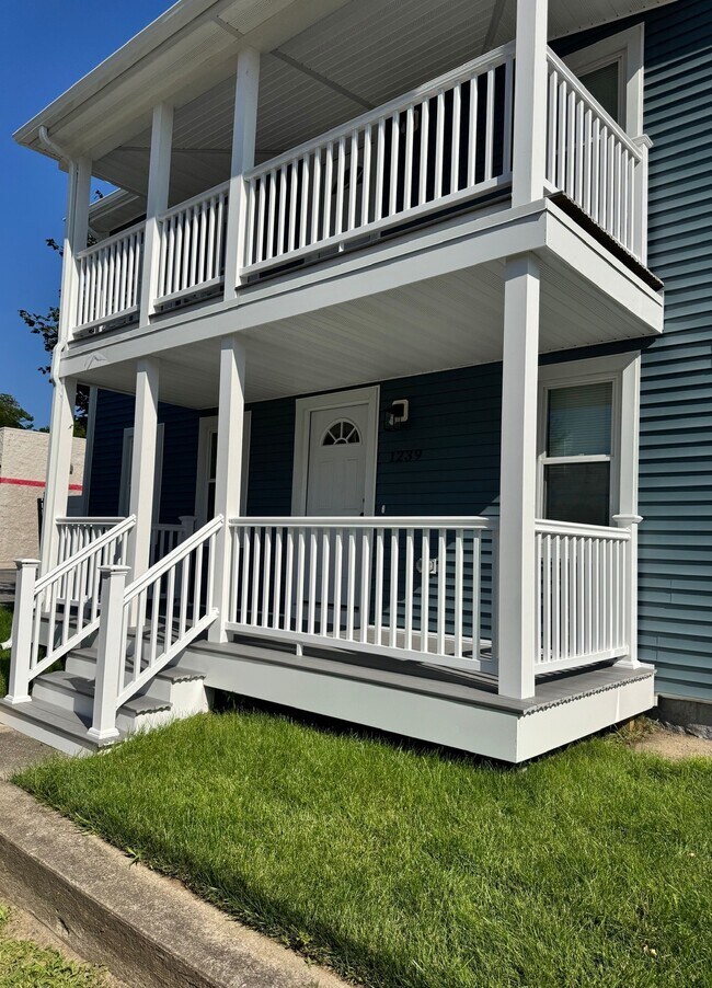 Building Photo - 1239 Social St