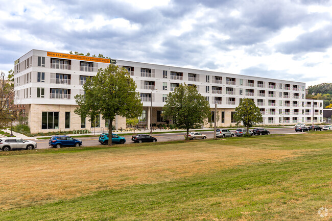 Building Photo - Esox House