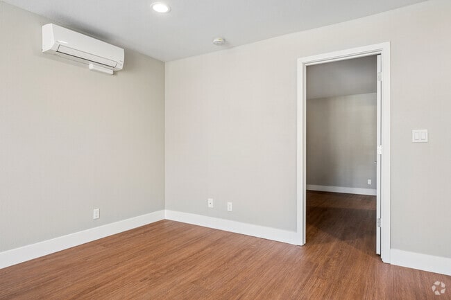 1BR, 1BA - 480SF - Dining Room - Access @ Rohnert Park