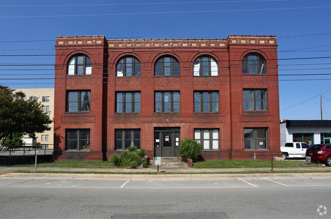 Building Photo - 1525 Bull St