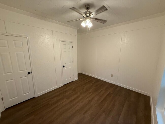Foto del edificio - 502 W Drew St