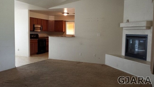 Building Photo - 243 Kip Ln