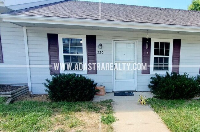 Foto del edificio - Beautiful 2 Bedroom/2 Bath in Raymore-Avai...