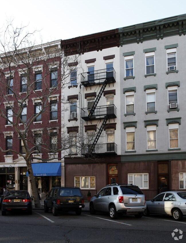 Foto del edificio - 1008 WASHINGTON St