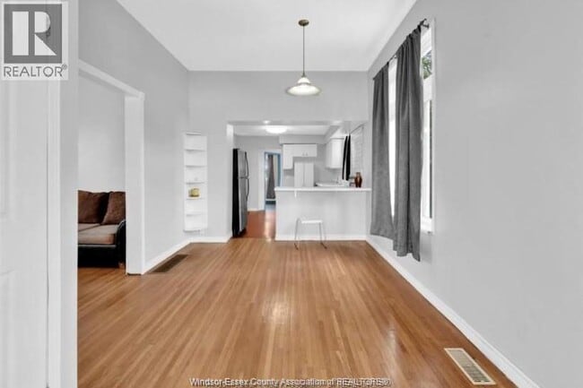 Building Photo - 272 McKay Ave