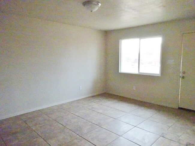Building Photo - 605 S El Prado Rd