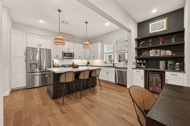 Foto del edificio - 1113 W 15th 1/2 St