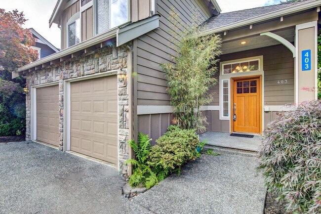 Building Photo - Gorgeous 3 Bedroom Home on Bainbridge Island.