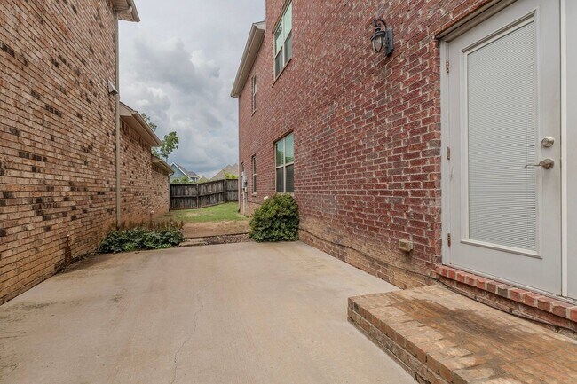 Foto del edificio - 545 N Salem Rd