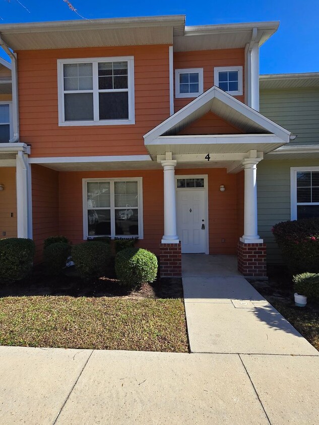 Primary Photo - Charming 2/2 Townhome in Eagle Trace