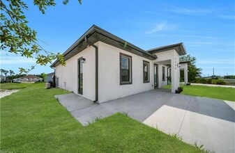 Building Photo - 4646 Leonard Blvd S