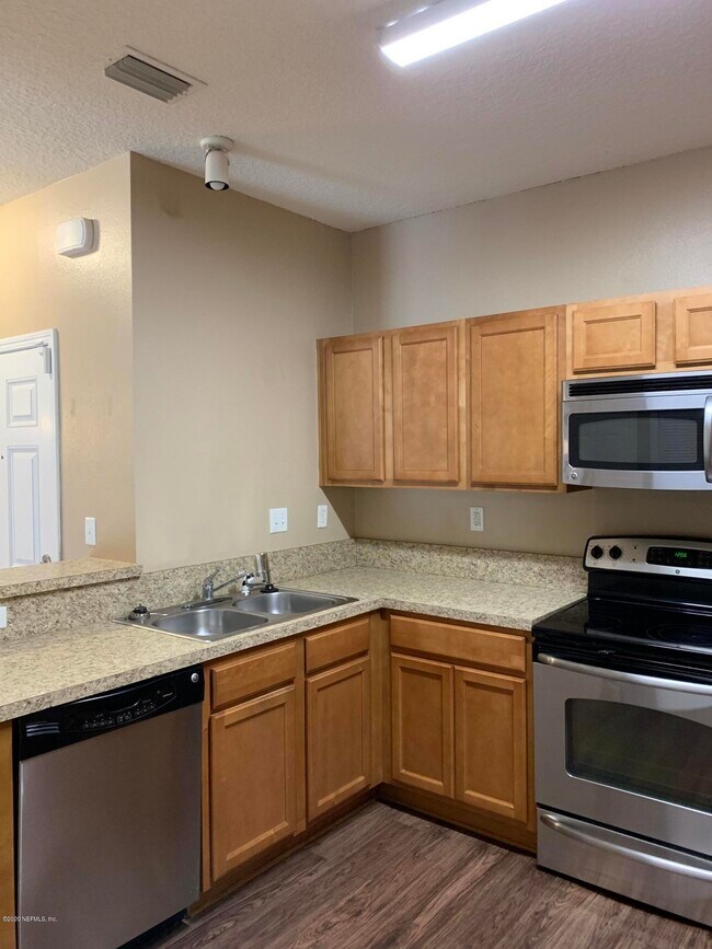 Building Photo - 270 Golden Lake Loop