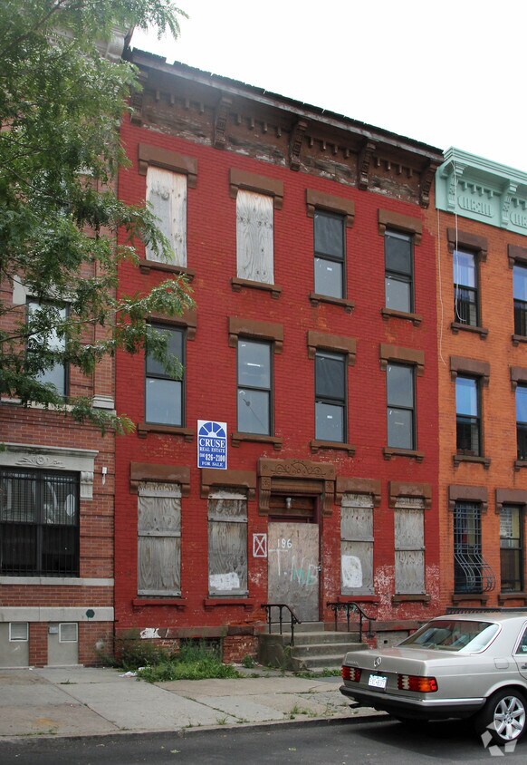 196 Macdougal St, Brooklyn, NY 11233 Rentals in Brooklyn at 196