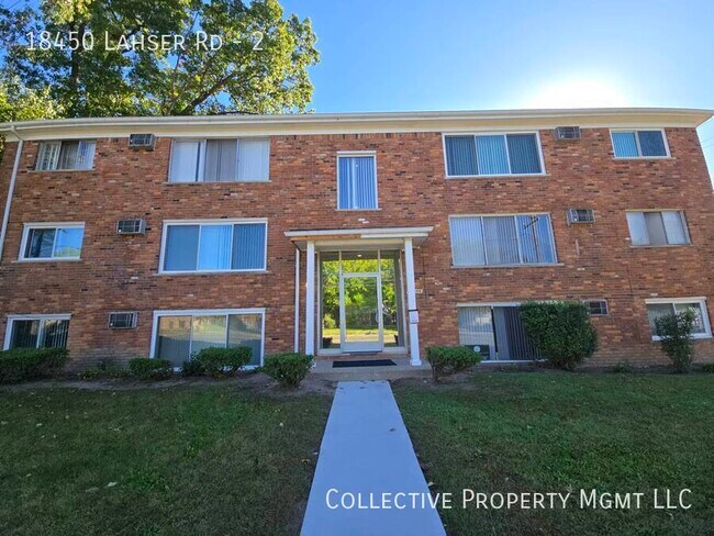 Building Photo - 18450 Lahser Rd