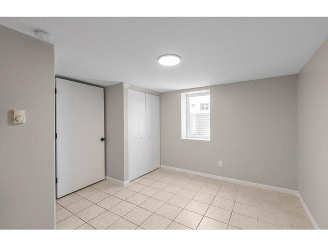 Building Photo - Beautiful remodeled 2 Bed Apartment in Mou...