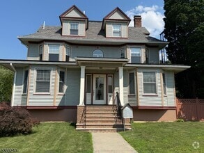 Building Photo - 60 Hawthorne Ave