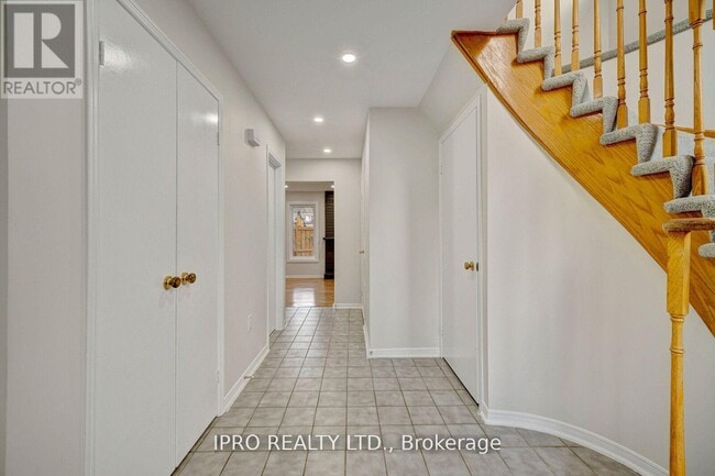 Building Photo - 6302 Tenth Line W