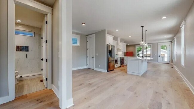 Foto del edificio - North Nashville Gem, 3 miles from Downtown...