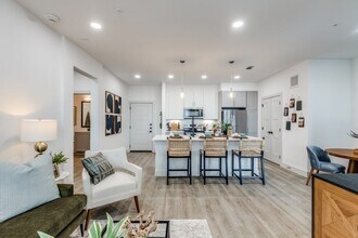 Building Photo - Laughlin Two Eighty Nine