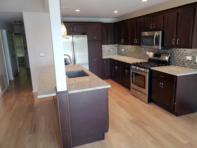 Foto del edificio - 0N212 Windermere Rd