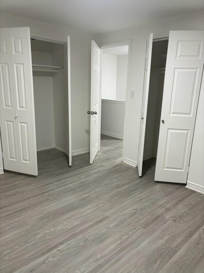 Building Photo - 969 Renfrew Crt