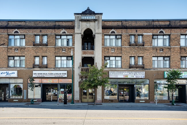 Building Photo - Lakesbury Apartments | Leasing Studio, Alc...