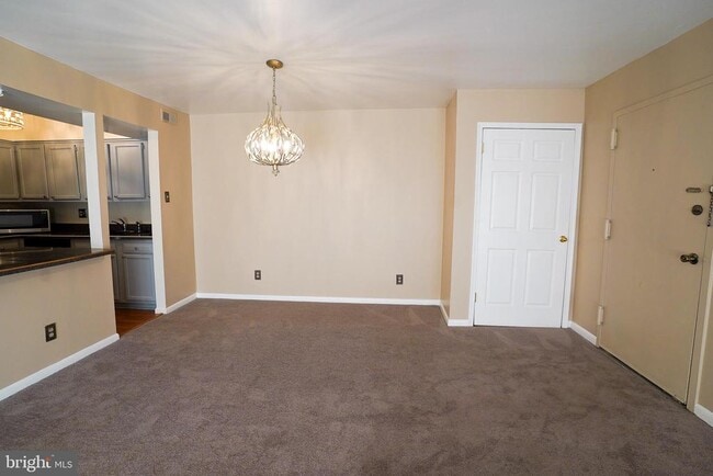 Building Photo - 10115 Prince Pl