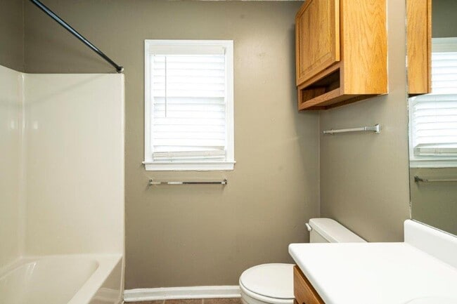 Foto del edificio - 211 W Longleaf Dr