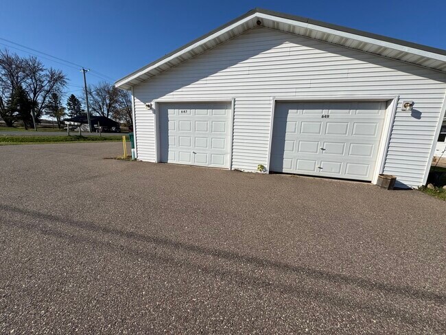 Foto del edificio - 647 Kennedy Ct